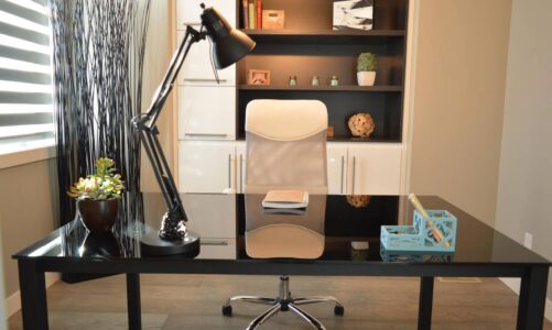 Ergonomia w biurze domowym: Komfort i wydajność w Twoim własnym zaciszu