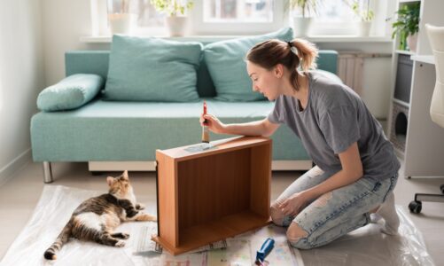 Jak samodzielnie odnawiać meble i nadać im drugie życie?
